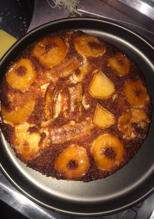 Una foto de Torta de Frutas 🍎 🍌 🍐 invertida
