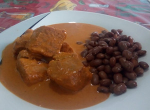 Una foto de Pipián rojo con carne de puerco