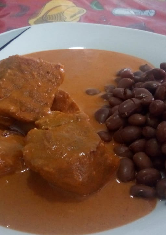 Una foto de Pipián rojo con carne de puerco