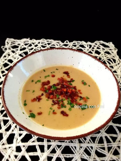 Una foto de Sopa o crema de castañas