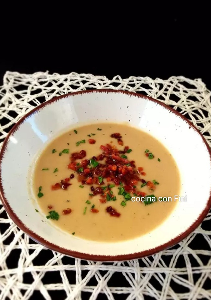 Una foto de Sopa o crema de castañas