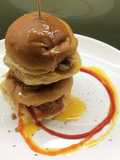 Burger thịt nướng xốt trứng