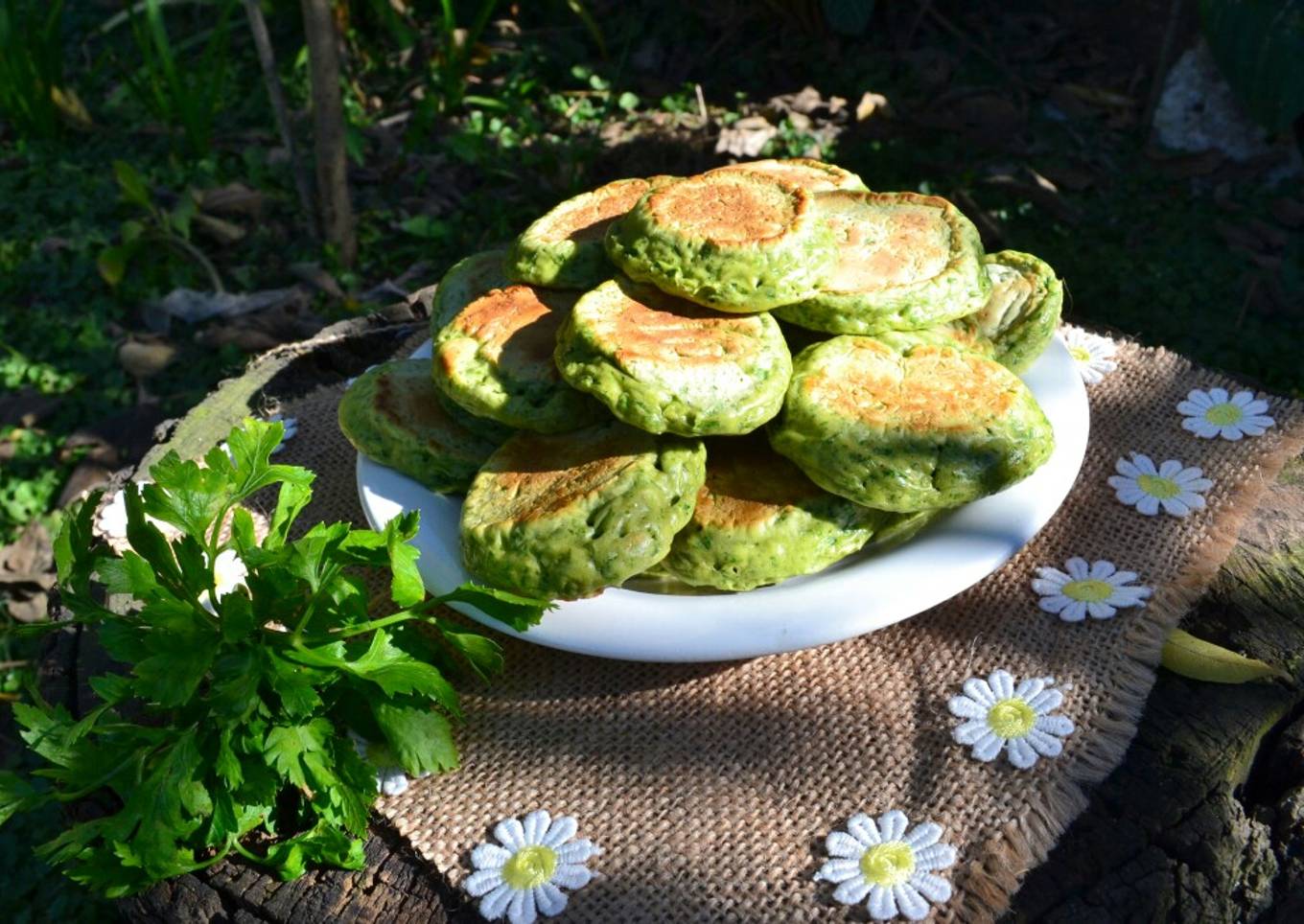 Tortitas de perejil en sartén🍀