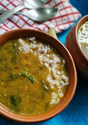 पालक दाल (Palak Dal recipe in Hindi) रेसिपी मुख्य फोटो