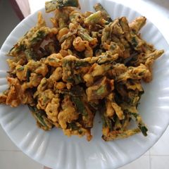 A picture of Spring Onions Fritters.
