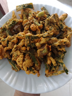 A picture of Spring Onions Fritters.