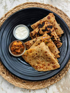 आलू प्याज़ का पराठा (Aloo pyaz ka paratha recipe in hindi) रेसिपी मुख्य फोटो