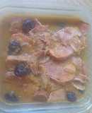 Carne salón de res guisado con ciruelas pasa y tocino