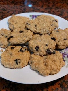 Una foto de Galletitas o bizcochitos de banana y avena fit