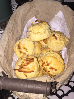 Una foto de Scones de queso