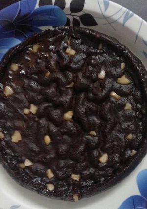 A picture of Cashew Chocolate Cake in pressure cooker method.