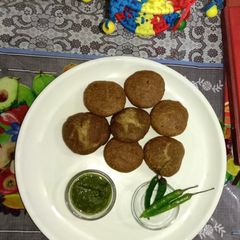 A picture of Palak kachori.