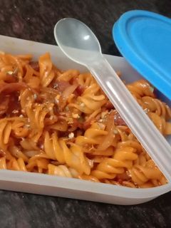 रेड पास्ता (Red pasta recipe in Hindi) रेसिपी मुख्य फोटो