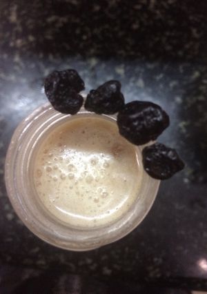 A picture of Banana blueberry shake.