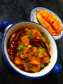 કેરી કાંદા નું શાક (Keri Kanda Shak Recipe In Gujarati) રેસીપી મુખ્ય ફોટો