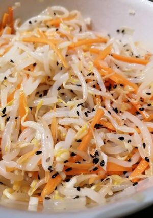 Une photo de Salade de pousses de soja, façon Coréenne