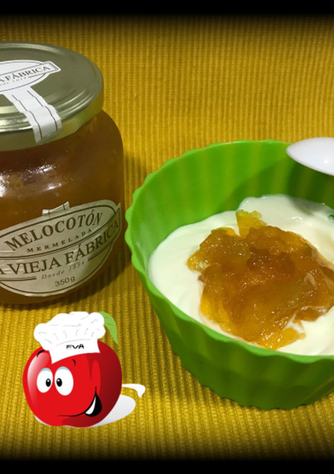 Una foto de Mousse de yogurt griego y queso