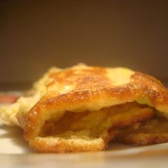 A picture of Avocado Chicken Omelette.