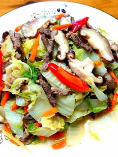 香菇肉絲炒包心白菜(創意料理) 的食譜成品照片