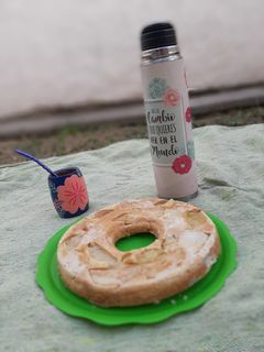 Una foto de Torta invertida de manzana 🍏