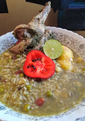 Una foto de Aguadito de pato👍🇵🇪