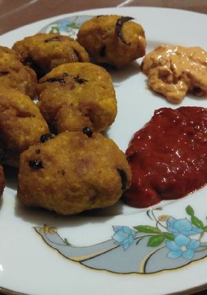 A picture of Flat Rice Pakoda.