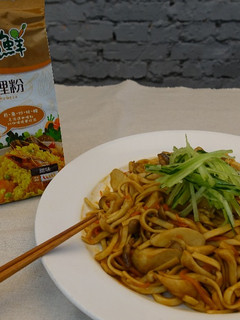 好用的咖哩粉~咖哩鮮菇炒麵 的食譜成品照片