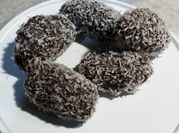 Una foto de bolita de nuez con chocolate