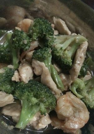 Foto resep Brokoli Ayam Udang Saus Tiram