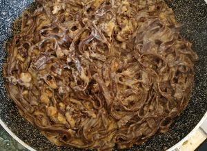 Foto di Tagliatelle fresche al cacao amaro con fonduta di briè e noci
