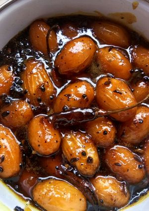 A picture of Amrar tok jhal chutney or Wild Mango or Hog plum sweet and Sour.