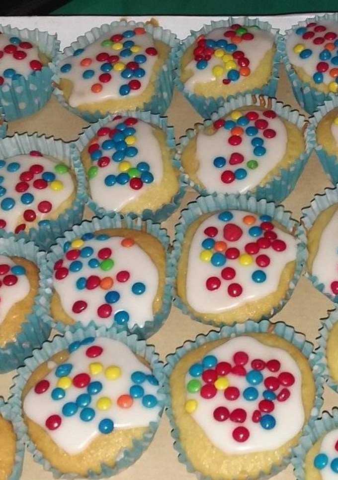 Una foto de Muffins coloridos