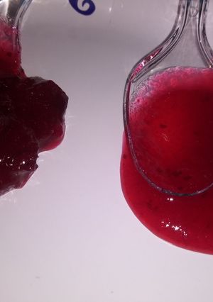 A picture of Homemade jellied and whole crannberry sauce.