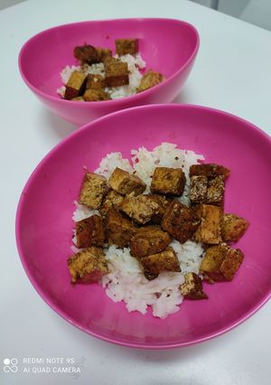 Una foto de Arroz con tofu 🤩