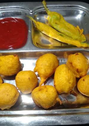 લસણીયા બટાકા વડા (Lasaniya Bataka Vada Recipe In Gujarati) રેસીપી મુખ્ય ફોટો