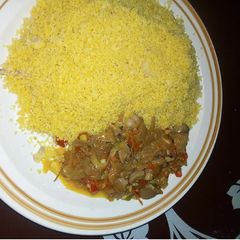 A picture of Morrocon couscous with kidney sauce.