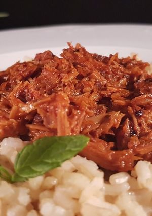 A picture of Pulled Pork in a Slow Cooker.