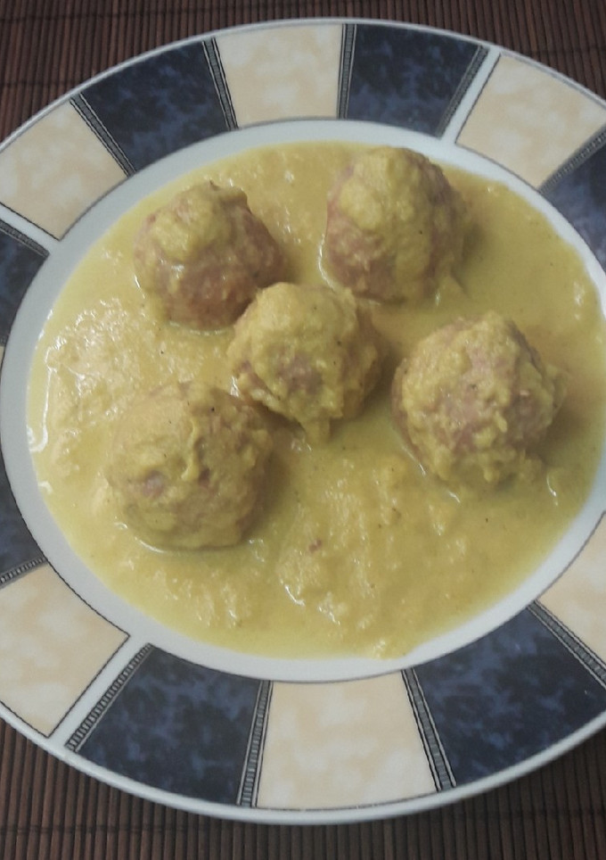 Una foto de Albóndigas de pollo al curry