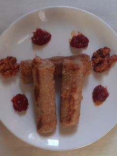 आक्रोड चीज बटाटा ब्रेड रोल (akrod cheese batata bread roll recipe in marathi) रेसिपी चे मुख्य फोटो