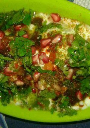 ब्रेड ड्राई फ्रूट दही भल्ले (Bread dry fruits dahi bhalle recipe in hindi) रेसिपी मुख्य फोटो