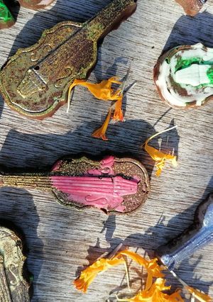 Una foto de Bombones de chocolate rellenos con ganache de mazapán