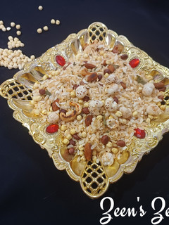 A picture of Oven Roasted Flattened Rice Mixture.
