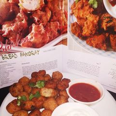 A picture of Chicken bread pakordy.