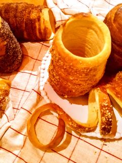 Kemencében sült kürtőskalács 💛 recept fotója