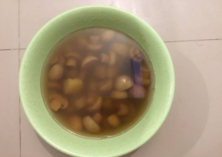 Cara Gampang Membuat Sop Kentang &amp; Jamur Kancing yang Lezat Sekali
