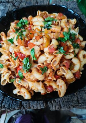 A picture of Macaroni.