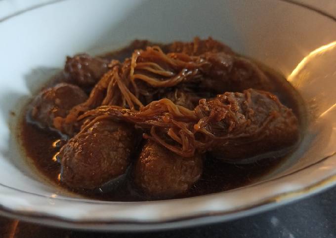 Daging sapi giling + jamur enoki masak kecap