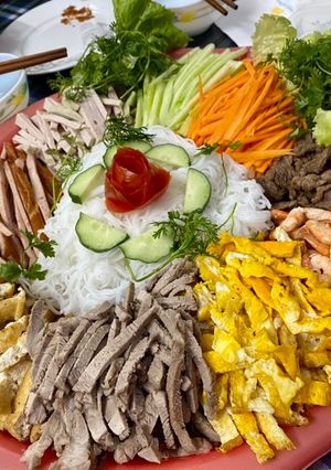 Hình của món Phở cuốn nhà làm.