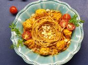 A picture of spaghetti with chicken meatballs