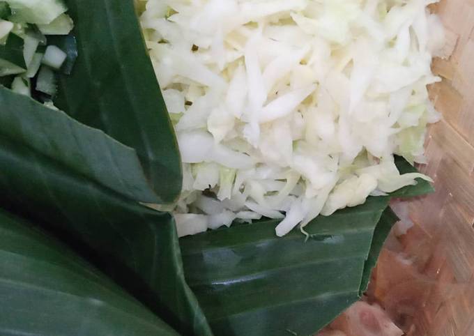 Bagaimana Menyiapkan Lawar kol belulang bumbu mbe (simple) yang Enak